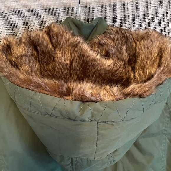 Soft green womens winter coat 💚 - Picture 5 of 7